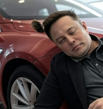 Tỷ phú Elon Musk chuyển từ ngủ trên sàn nhà máy Tesla sang một nơi mới: Chuyện gì đang xảy ra?