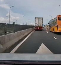 CSGT nói gì về việc dừng xe giữa đường cao tốc Vĩnh Hảo - Phan Thiết để kiểm tra?