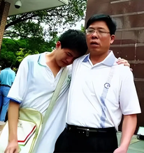 Nam sinh học ĐH danh tiếng 4 năm, khi thi tốt nghiệp mới phát hiện chưa hề trúng tuyển: Trường thông báo "chuyên ngành này đã ngừng tuyển sinh từ lâu"