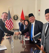 "Chúng tôi đã thay đổi 180 độ nhưng Mỹ thì không...": Nước ĐNÁ choáng váng vì mức thuế 32% của Nhà Trắng
