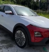 Chưa khai trương, dân Ấn Độ vẫn ào tới các showroom VinFast, sôi sục chờ một thông tin