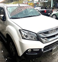 Xe hơi đắt tiền đậu bên đường cả năm không ai nhận ở Nha Trang: Lý do không tưởng