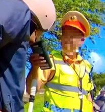 Cho ra khỏi lực lượng cán bộ CSGT vì phát ngôn thiếu chuẩn mực