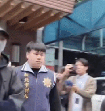 Không phải tin đùa ngày Cá tháng 4: Nam diễn viên bị còng tay, bắt giữ khẩn cấp