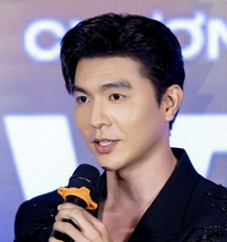 1 sao nam đăng đàn “bóc phốt” Steven Nguyễn: Đầu chỉ có 4 cọng tóc, không ai chơi cùng