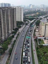 Người dân quay lại Hà Nội sớm, cao tốc Pháp Vân - Cầu Giẽ ùn ứ hơn 5km