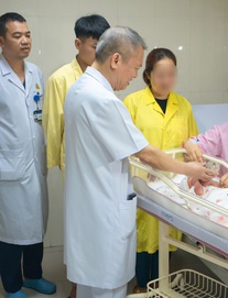 Lời thỉnh cầu xúc động của người mẹ khi chuẩn bị "hậu sự" cho con, kỳ tích đã xảy ra với 1% cơ hội sống