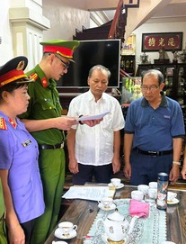 Vì sao ông Nguyễn Đức Quyền - cựu Phó Chủ tịch tỉnh Thanh Hóa bị khởi tố, khám nhà riêng?