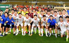 Rất đẹp và đáng yêu: U23 Việt Nam cúi đầu tri ân CĐV khi vượt qua vòng bảng U23 châu Á đầy diệu kỳ