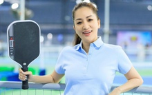 Hết lời khen ngợi Khánh Thi trên sân pickleball, mẹ 3 con lên đồ "hack" tuổi cực đỉnh