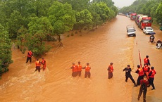 Trung Quốc: Vỡ 14 đê; lũ Trường Giang chảy ngược vào hồ nước ngọt lớn nhất - Đại hồng thủy xuất hiện!