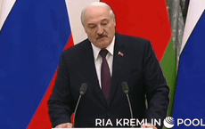 Ông Lukashenko tuyên bố thẳng thừng, TT Putin đáp lại bằng nụ cười 'gây sốt': Phương Tây cay mũi!
