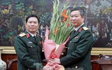 Tổng Tham mưu trưởng Nguyễn Tân Cương giao nhiệm vụ cho cận vệ Lăng Bác