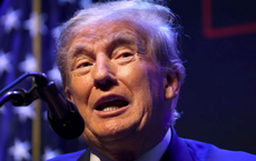 Cựu Tổng thống Donald Trump lấy lại được vũ khí quan trọng
