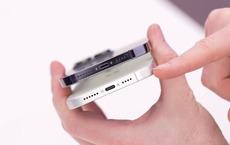 Cầm lên đã thấy iPhone 15 Pro Max đánh bay nhược điểm quan trọng của các mẫu điện thoại "to như chiếc dép"?