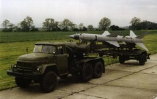 Đánh B-52: Lắp thẳng đạn tên lửa lên xe TZM