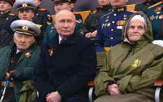 2 cụ già ngồi cạnh Tổng thống Putin trong lễ duyệt binh 9/5 là ai?