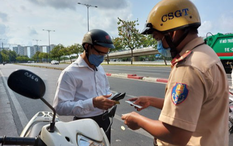 Chú ý: Những giấy tờ CSGT được quyền kiểm tra và quy trình dừng xe theo quy định mới nhất