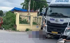 Hà Nội: Va chạm với ô tô tải, cô gái đi xe máy tử vong