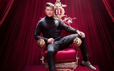 "Ông hoàng nhạc Việt" đình đám một thời: Tuổi 55 chủ yếu hát phòng trà, liên tiếp bán tài sản