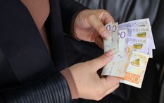 Quốc gia sở hữu đồng tiền tăng mạnh nhất thế giới so với USD