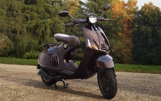 Xem trước Vespa 946 Horse sắp về Việt Nam: Phiên bản giới hạn dành cho người chơi Vespa hệ tuổi ngựa, giá về Việt Nam dễ rơi tầm nửa tỷ