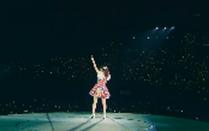 Mỹ nhân hạng S bị yêu cầu rời khỏi thành phố vì phạm luật cấm, cách xa 900km lập kỳ tích cả đời có 1