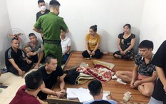 Chơi đánh bài ngày Tết: Trường hợp nào bị phạt hành chính, khi nào bị xử lý hình sự?