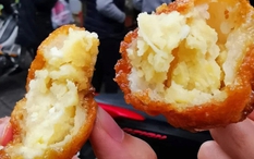 Ngày càng nhiều nữ giới còn trẻ đã mắc ung thư vú, bác sĩ nói thẳng: 5 món này phải ĂN ÍT LẠI!