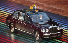 Cận cảnh chiếc xe đắt thứ hai thế giới của Nữ hoàng Elizabeth II