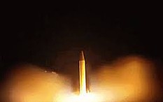 VIDEO: Mưa tên lửa siêu nặng của Iran "xuyên thủng 7 lớp phòng thủ" của Israel