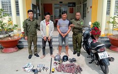 Hàng loạt trụ điện chiếu sáng bỗng tắt lịm, công an phát hiện sự thật trong rừng cao su