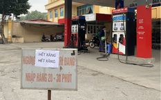 Công an đồng loạt cảnh báo nóng về vấn đề tích trữ xăng, dầu sau khi nhiều nơi treo biển "hết hàng"