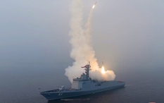 Tàu khu trục Triều Tiên gây kinh ngạc khi mang vũ khí rất giống tên lửa Zircon, làm "lu mờ" cả Nga