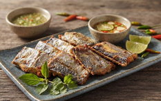 Một phụ nữ bị hạ huyết áp, nổi mẩn khắp người sau khi ăn cá nướng, nội soi phát hiện nguyên nhân gây sốc