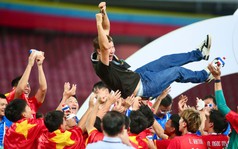 HLV Kim Sang-sik sắp hết hợp đồng với bóng đá Việt Nam: Điều khoản đặc biệt được kích hoạt