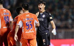 Ghi bàn, cản penalty giúp đội nhà thoát hiểm, thủ môn Bùi Tiến Dũng đã “hồi sinh” ngoạn mục như thế nào?