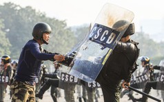 Cảnh sát diễn tập bắn súng, trấn áp tội phạm bảo đảm an ninh Đại hội XIV