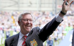 Sir Alex Ferguson lại được vinh danh tại Manchester