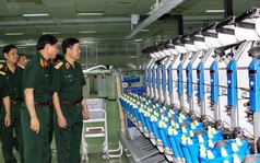 Thăm quan nơi sản xuất quân phục bộ đội Việt Nam