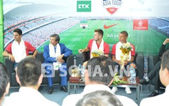 Sao Arsenal tẽn tò vì "mù" thông tin về ĐTQG Việt Nam