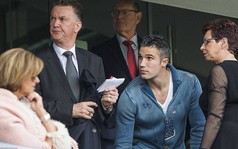 Van Persie đã đứng sau vụ Man United thay tướng?