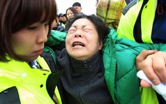 Thi thể học sinh nổi trên biển- Hàn Quốc chìm trong tang tóc