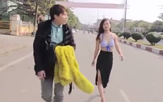 Cô gái lột đồ trong "Anh không đòi quà" Thái Nguyên bị đuổi học?