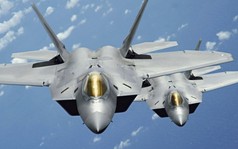 Mỹ không kích IS ở Syria: Lần đầu "chim ăn thịt" F-22 xung trận