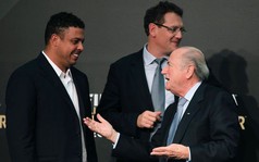 Ronaldo "béo" lột đẹp của Chủ tịch FIFA 16 tỷ