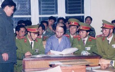 Một tử tù cười khẩy trước khi chết: "Xuống đấy đủ mâm 7 người..."