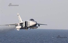 Su-24 mang gì dưới bụng khi dọa chiến hạm Mỹ?