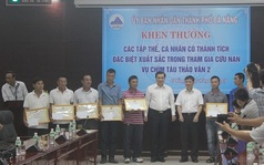 Đà Nẵng khen thưởng các anh hùng cứu người trong vụ chìm tàu