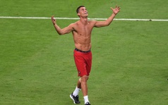 Ronaldo: Khi đầu gối vẫn đau nhưng trái tim không còn rỉ máu